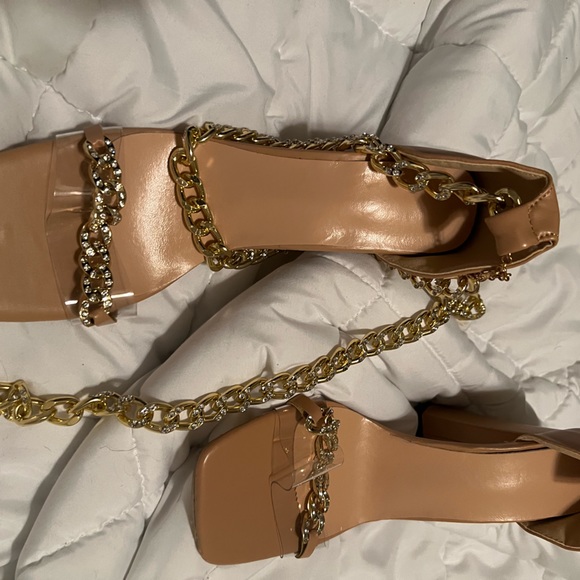 Beautiful block heels - Picture 2 of 5